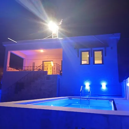 Tsonos Pool * Volos