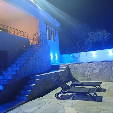 Tsonos Pool Volos